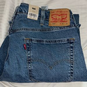 NWT Men’s Levi’s 559 Relaxed straight leg jeans size 38x30.